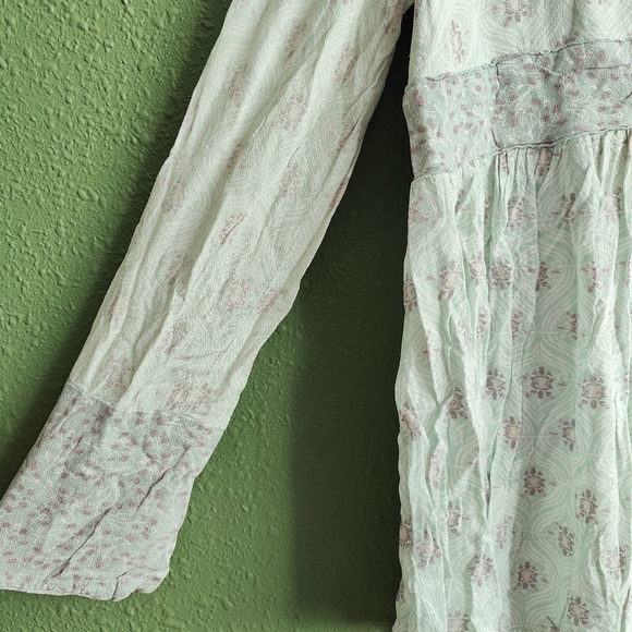 GUC FREE PEOPLE ROLLING HILLS BELL SLEEVE TUNIC TOP IN GREEN COMBO SIZE SMALL - Picture 2 of 5